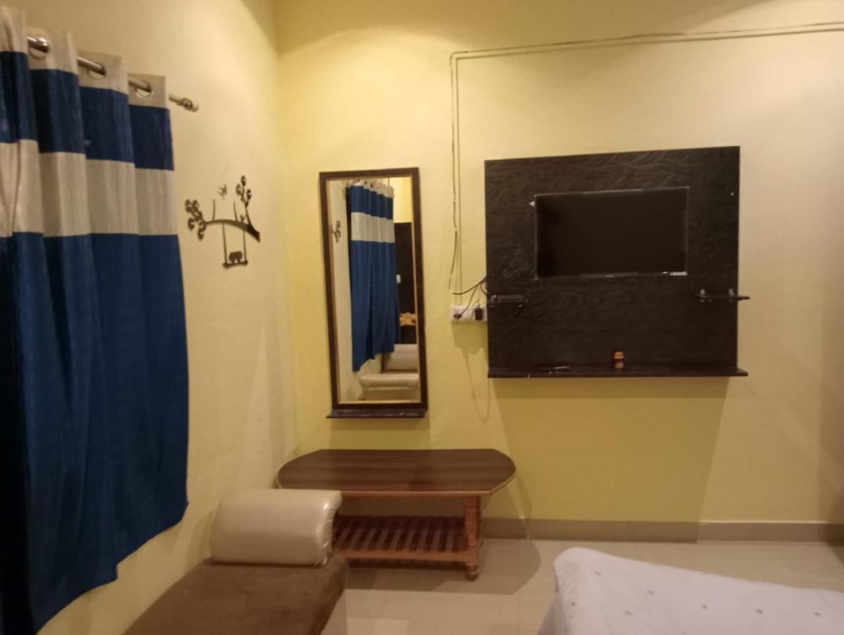 Gangotri Inn Varanasi Exterior photo
